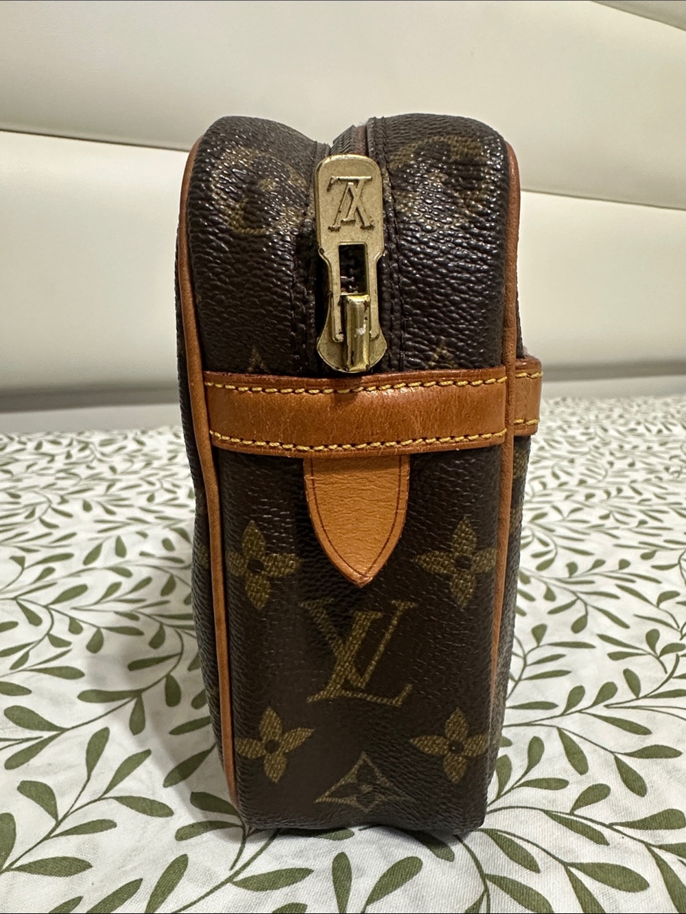 Louis Vuitton Monogram Toiletry Pouch - Picture 4 of 14